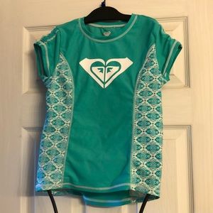 Roxy shirt sleeved rashguard